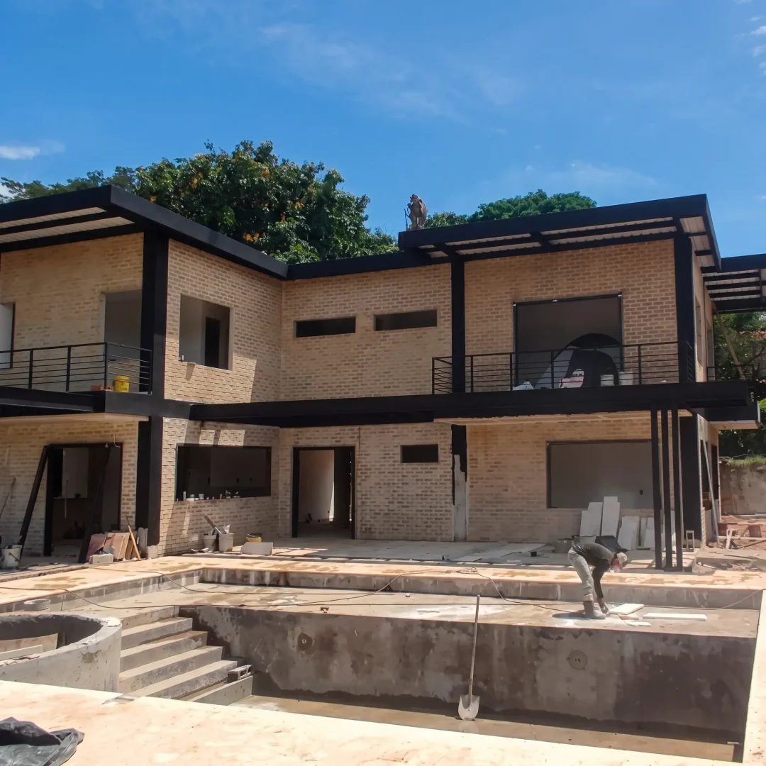 Piscinas y Obras PCYR Medellin, Antioquia, Construcción de viviendas y piscinas en Colombia