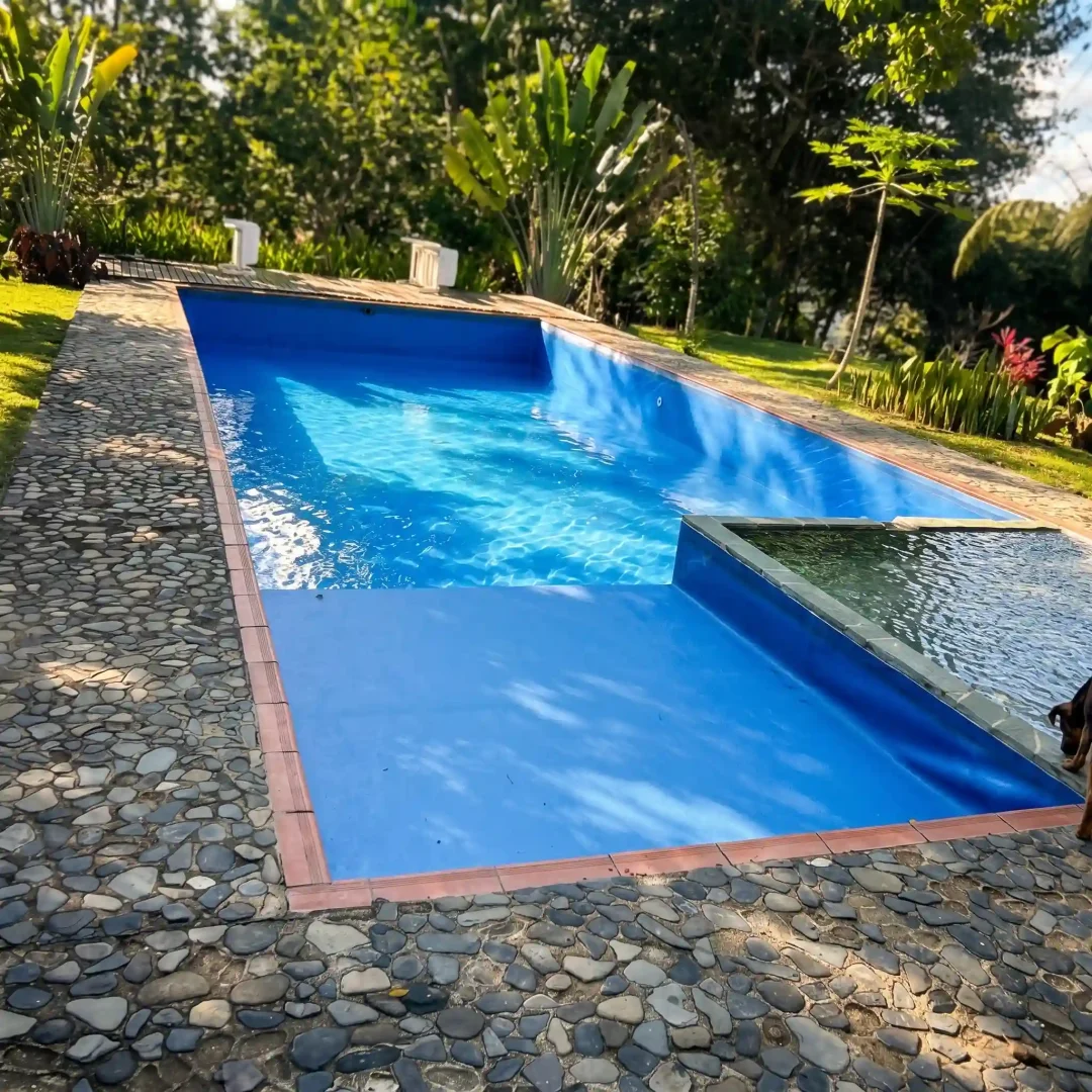 Piscinas y Obras PCYR Medellin, Antioquia, construccion de piscina con andenes y jacuzzi