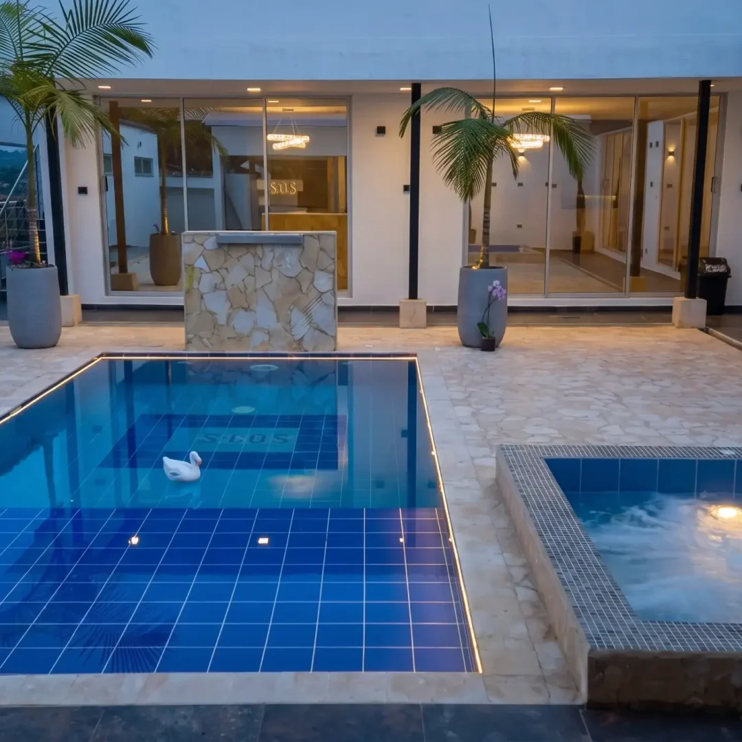 Piscinas y Obras PCYR Medellin, Antioquia, Construccion y remodelacion de piscinas en Colombia