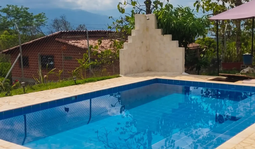Piscinas y Obras PCYR Medellin, Antioquia, construccion de piscinas privadas en colombia