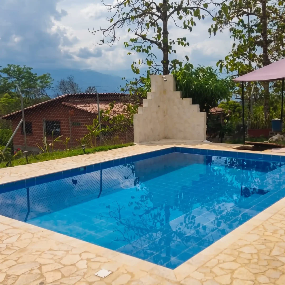 Piscinas y Obras PCYR Medellin, Antioquia, construccion de piscinas privadas en colombia